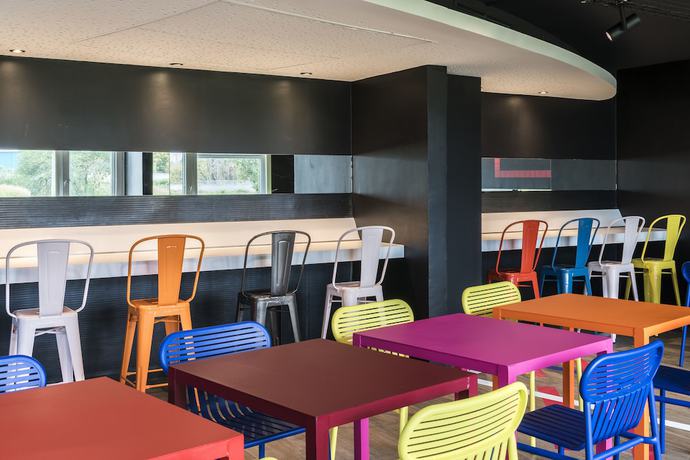 Imagen del bar/restaurante del Hotel ibis Styles Lyon Bron Eurexpo. Foto 7