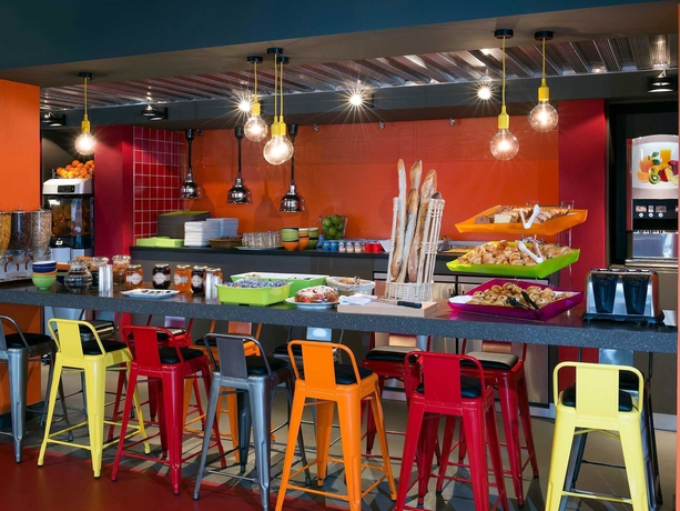 Imagen del bar/restaurante del Hotel ibis Styles Lyon Confluence. Foto 8