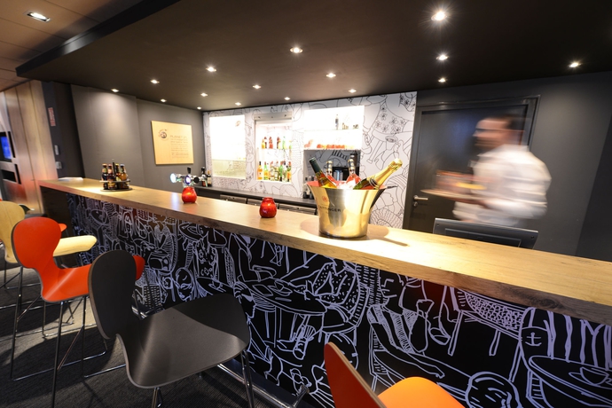Imagen de los interiores del Hotel ibis Styles Lyon Gerland. Foto 14