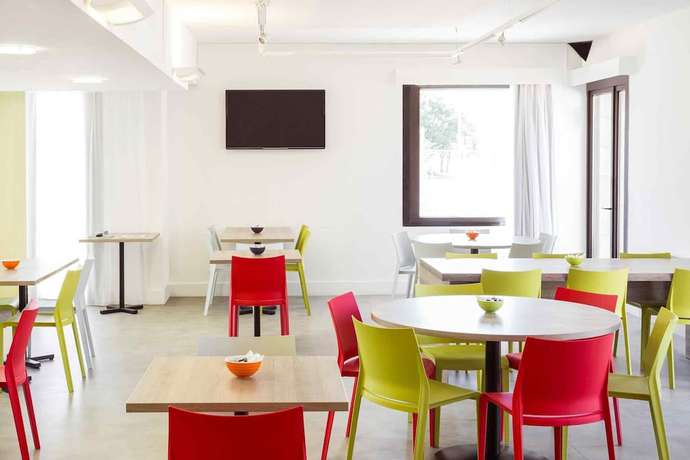 Imagen del bar/restaurante del Hotel ibis Styles Niort Poitou Charentes. Foto 5