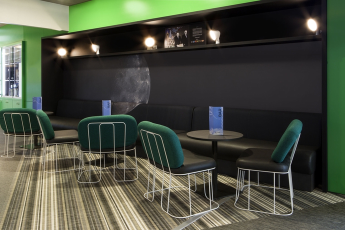 Imagen de los interiores del Hotel ibis Styles Paris CDG Airport. Foto 12