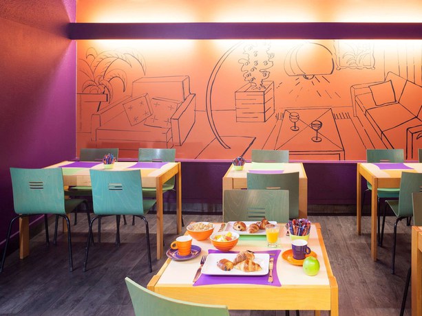 Imagen del bar/restaurante del Hotel ibis Styles Paris République Le Marais. Foto 4