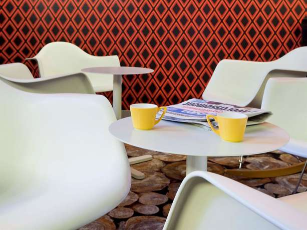 Imagen del bar/restaurante del Hotel ibis Styles Paris République Le Marais. Foto 11