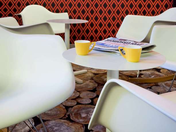 Imagen del bar/restaurante del Hotel ibis Styles Paris République Le Marais. Foto 12