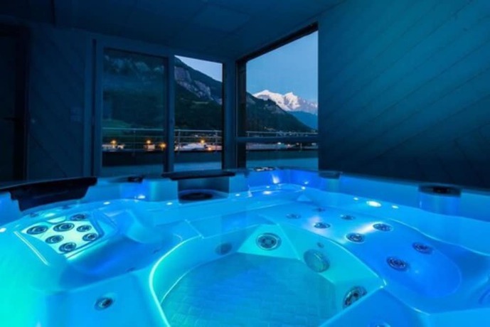 Imagen de la piscina del Hotel ibis Styles Sallanches Pays du Mont-Blanc. Foto 20