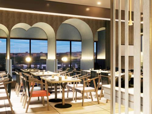 Imagen del bar/restaurante del Hotel ibis Styles Semarang Simpang Lima. Foto 2