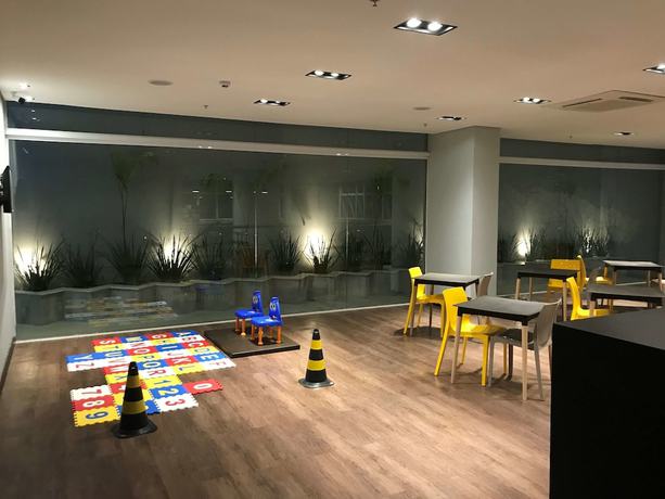 Imagen del bar/restaurante del Hotel ibis Styles Tres Rios. Foto 6