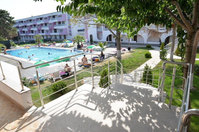 Imagen de la piscina del Hotel ibis Styles Venus. Foto 17