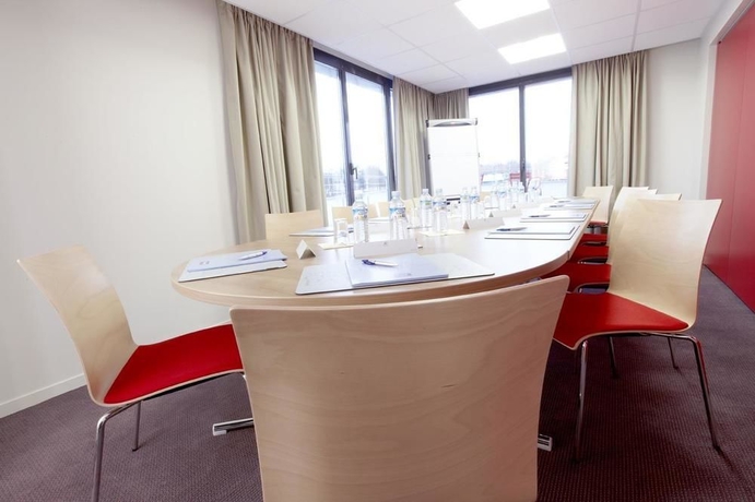 Imagen del bar/restaurante del Hotel ibis Styles Versailles Saint Quentin en Yvelines. Foto 5