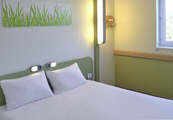 Imagen de la habitación del Hotel ibis budget Aeropuerto Marsella Provenza. Foto 8