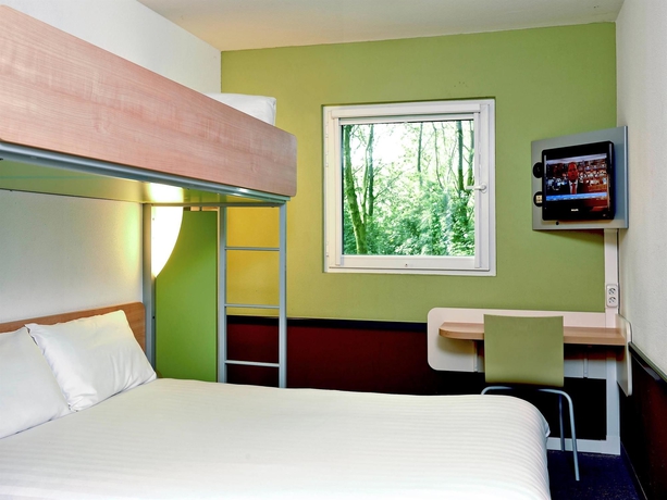 Imagen de la habitación del Hotel ibis budget Amsterdam Airport. Foto 11