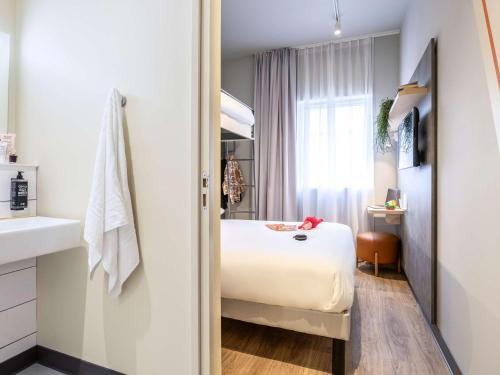 Imagen de la habitación del Hotel ibis budget Arlon Porte du Luxembourg. Foto 13