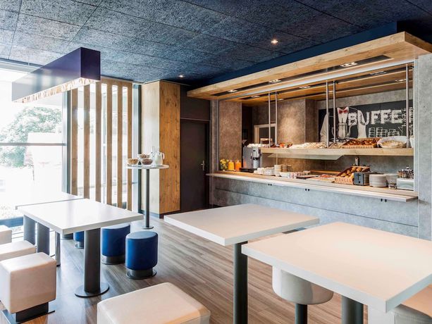 Imagen de los interiores del Hotel ibis budget Bern Expo. Foto 17