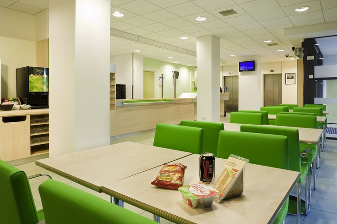 Imagen del bar/restaurante del Hotel ibis budget Birmingham Airport - NEC. Foto 6