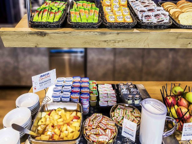 Imagen del bar/restaurante del Hotel ibis budget Chilly-Mazarin Les Champarts. Foto 6