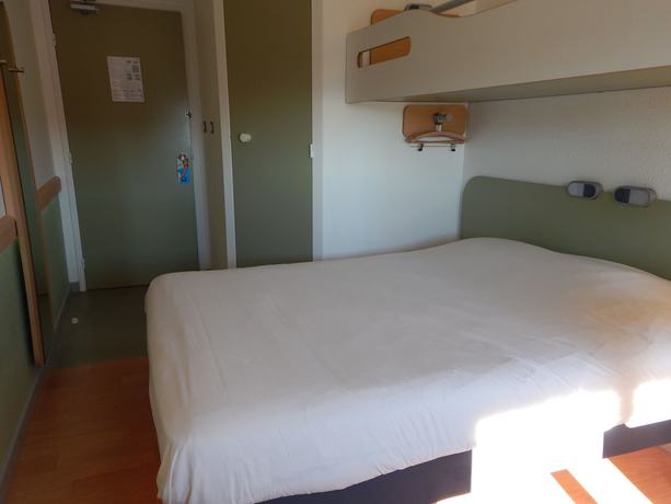 Imagen de la habitación del Hotel ibis budget Clermont Ferrand Sud Aubière. Foto 16