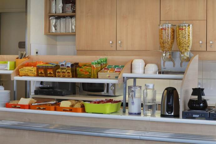 Imagen del bar/restaurante del Hotel ibis budget Cosne-sur-Loire. Foto 8