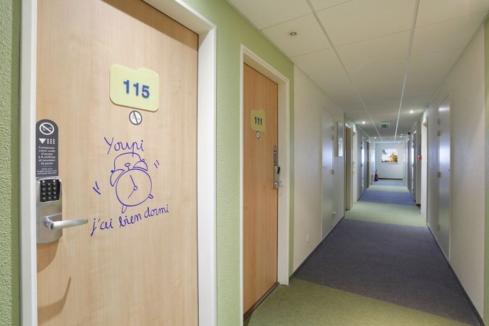 Imagen de los interiores del Hotel ibis budget Cosne-sur-Loire. Foto 17