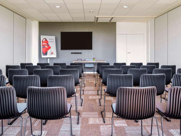 Imagen de los interiores del Hotel ibis budget Gonesse. Foto 18