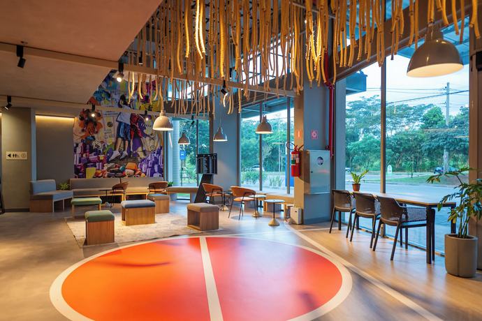 Imagen de los interiores del Hotel ibis budget Guarulhos Aeroporto. Foto 8