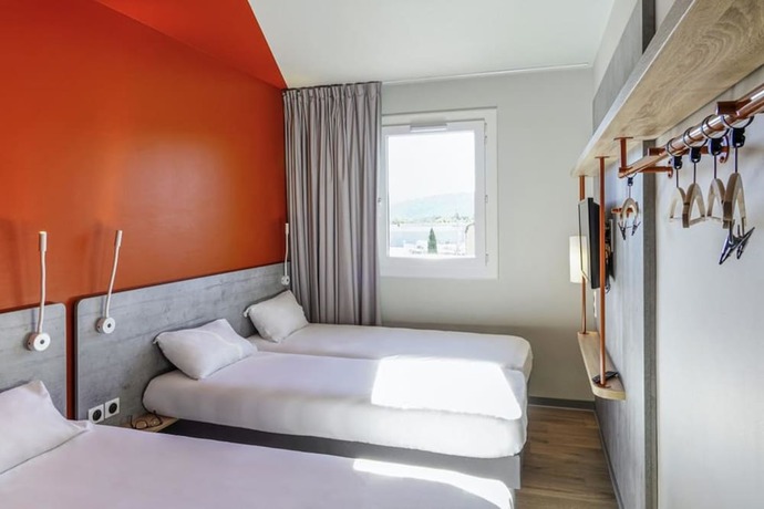 Imagen de la habitación del Hotel ibis budget Huerta De Murcia. Foto 7