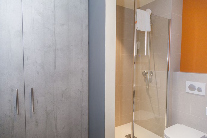 Imagen de la habitación del Hotel ibis budget Huerta De Murcia. Foto 11