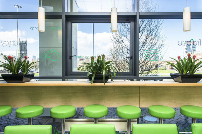 Imagen de los interiores del Hotel ibis budget Leeds Centre Royal Armouries Museum. Foto 16