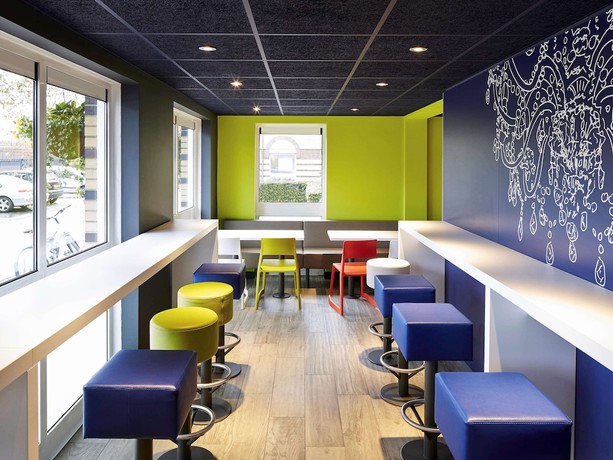 Imagen de los interiores del Hotel ibis budget London Barking. Foto 13