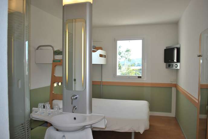 Imagen de la habitación del Hotel ibis budget Loriol le Pouzin. Foto 6
