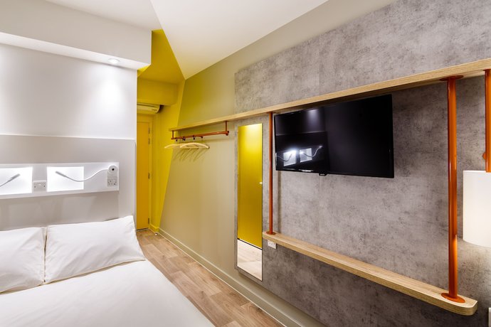 Imagen de la habitación del Hotel ibis budget Luton Airport. Foto 13