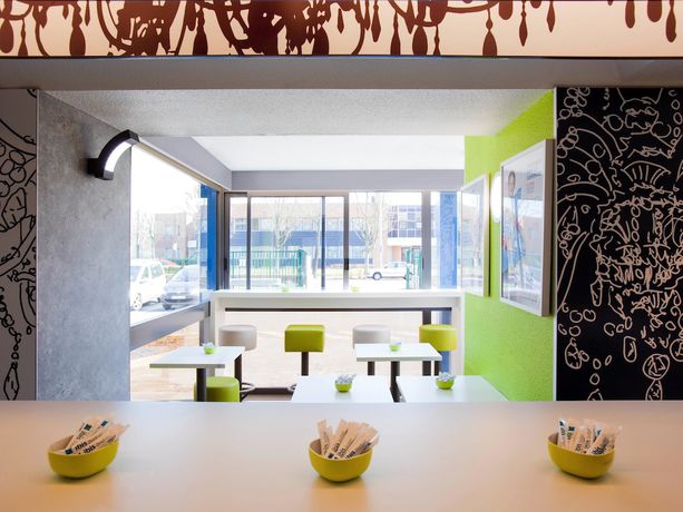 Imagen del bar/restaurante del Hotel ibis budget Marne la Vallee Chelles. Foto 7