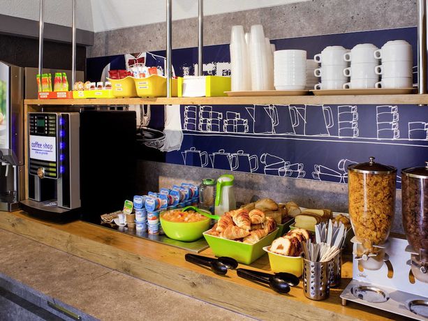 Imagen del bar/restaurante del Hotel ibis budget Marne la Vallee Chelles. Foto 9