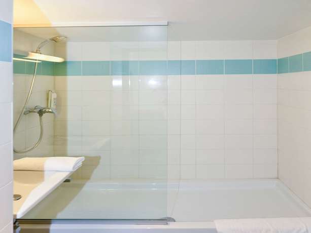 Imagen de la habitación del Hotel ibis budget Menton. Foto 4