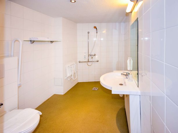 Imagen de la habitación del Hotel ibis budget Menton. Foto 13