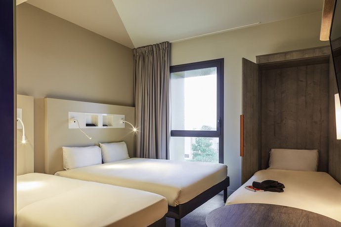 Imagen de la habitación del Hotel ibis budget Montpellier Aeroport Parc Des Expos. Foto 9
