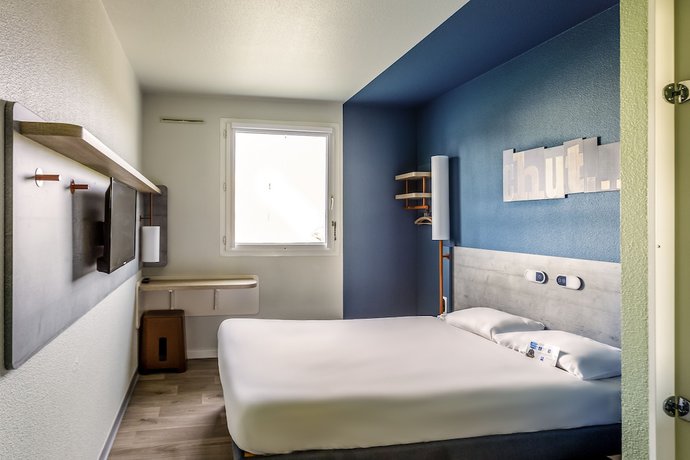 Imagen de la habitación del Hotel ibis budget Pertuis Portes du Luberon. Foto 12