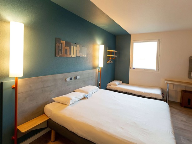 Imagen de la habitación del Hotel ibis budget Pertuis Portes du Luberon. Foto 16