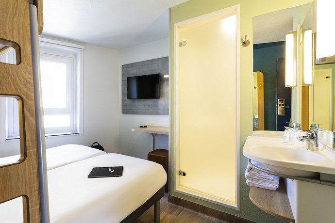 Imagen de la habitación del Hotel ibis budget Pertuis Portes du Luberon. Foto 21