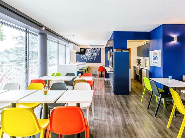 Imagen del bar/restaurante del Hotel ibis budget Pertuis Portes du Luberon. Foto 5