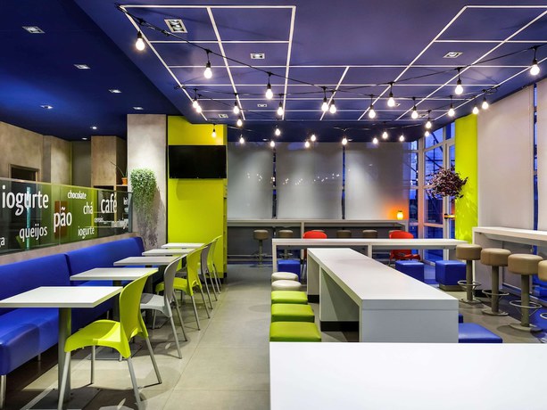 Imagen del bar/restaurante del Hotel ibis budget Porto Alegre - Superecon&ocirc;mico. Foto 6