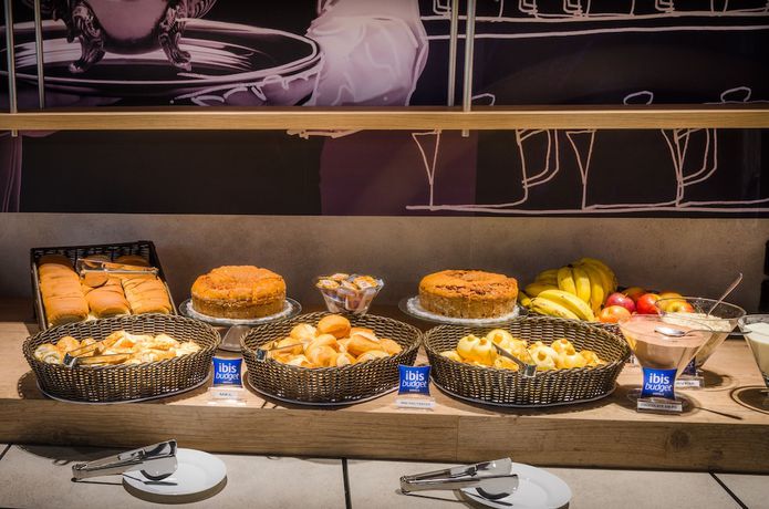 Imagen del bar/restaurante del Hotel ibis budget Porto Alegre - Superecon&ocirc;mico. Foto 7
