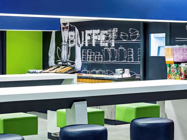 Imagen del bar/restaurante del Hotel ibis budget Rio de Janeiro Nova America. Foto 3