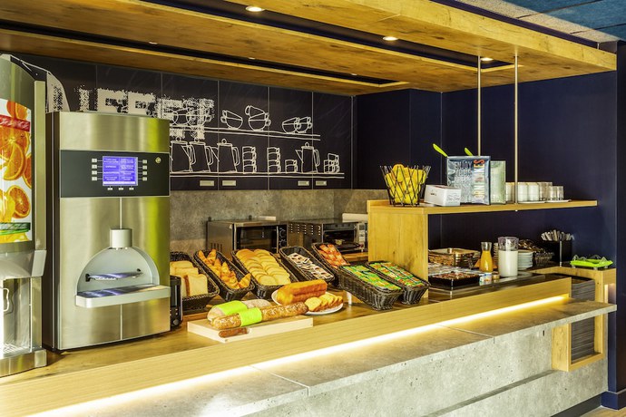 Imagen del bar/restaurante del Hotel ibis budget Rouen Centre Rive Gauche. Foto 3