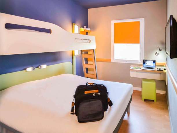 Imagen de la habitación del Hotel ibis budget Saint Martin de Crau Porte de Camargue. Foto 13
