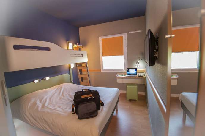 Imagen de la habitación del Hotel ibis budget Saint Martin de Crau Porte de Camargue. Foto 17
