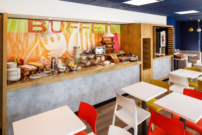 Imagen del bar/restaurante del Hotel ibis budget Southampton Centre. Foto 2