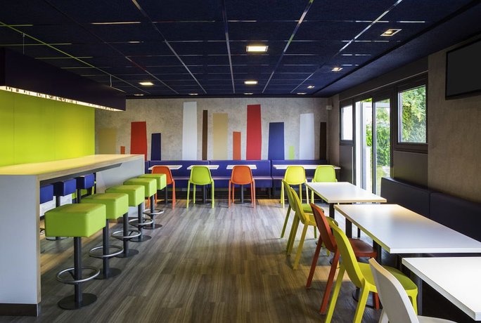 Imagen del bar/restaurante del Hotel ibis budget Versailles Chateau Saint Cyr. Foto 11