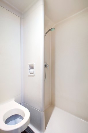 Imagen de la habitación del Hotel ibis budget Vichy. Foto 17