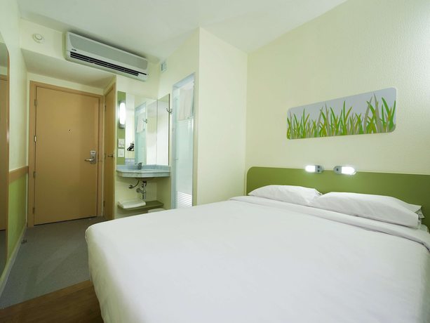 Imagen de la habitación del Hotel ibis budget Vitoria. Foto 11