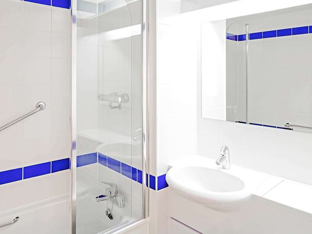 Imagen de la habitación del Hotel ibis budget Warrington Lymm Services. Foto 10
